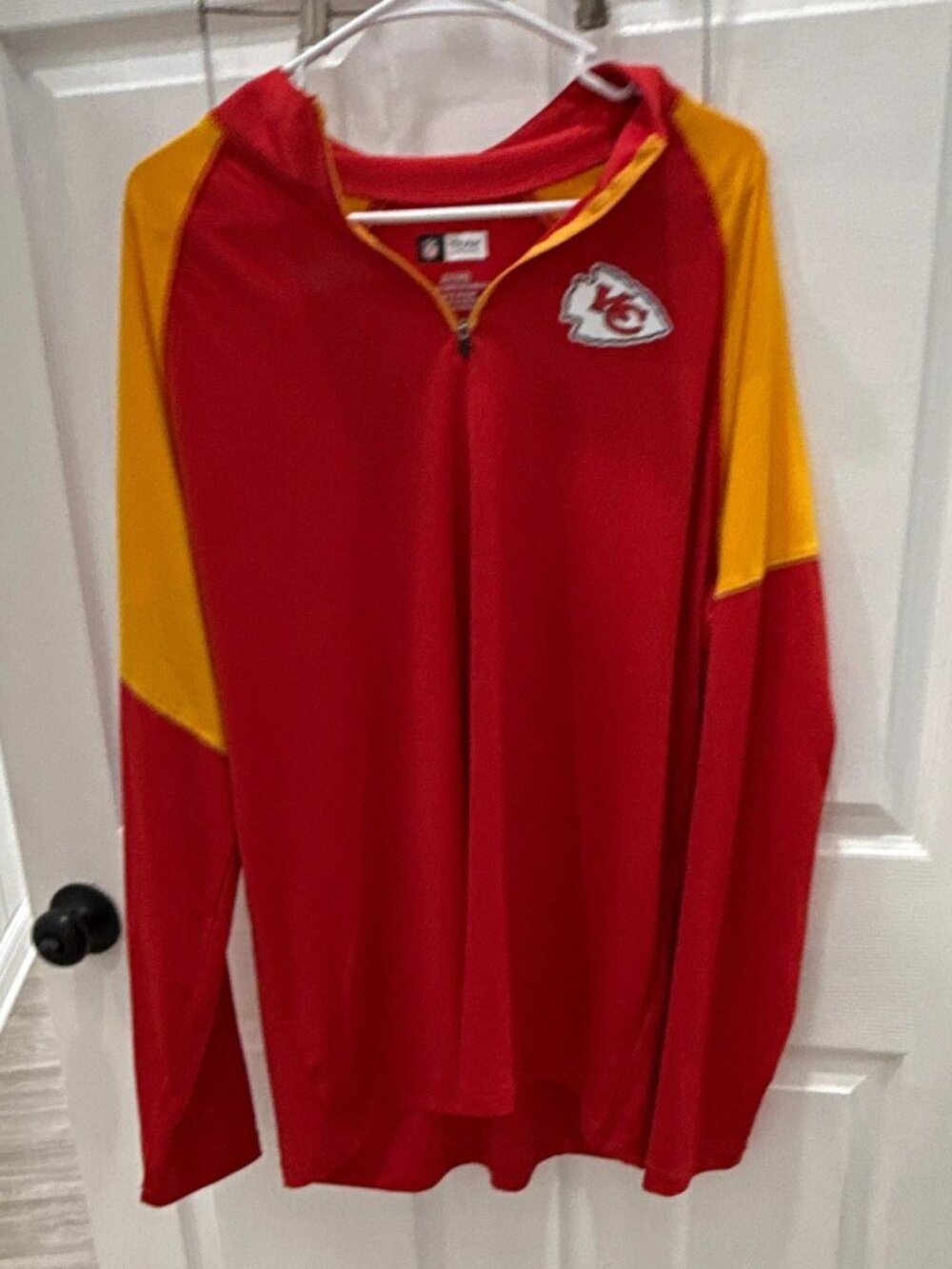 NFL Team Apparel Kansas City Chiefs Men's XL 1/4 Zip Shirt Red/Yellow